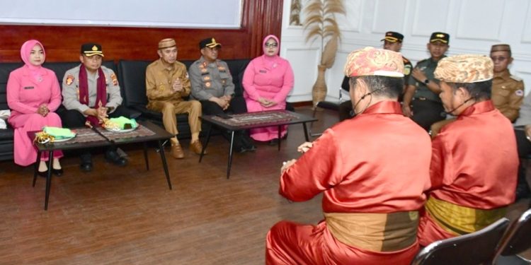 Bupati dan Wabup Pohuwato Menyambut Pejabat Kapolres Baru AKBP Busroni 