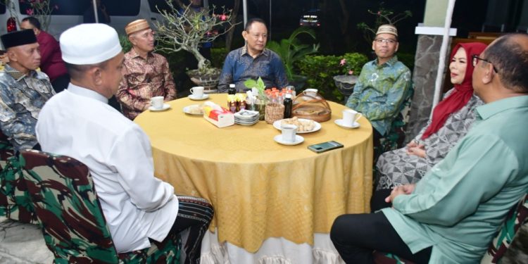 Rombongan Pemkab Pohuwato Open House ke Korem 133/NW