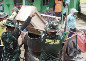 Gotong Royong TNI dan Warga Tonala, Jalan Rabat Beton TMMD ke-126 Mulai Dikerjakan