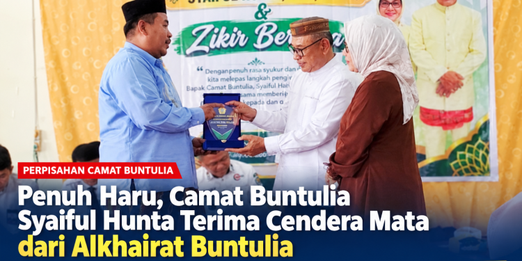 Penuh Haru, Camat Buntulia Syaiful Hunta Terima Cendera Mata dari Alkhairat